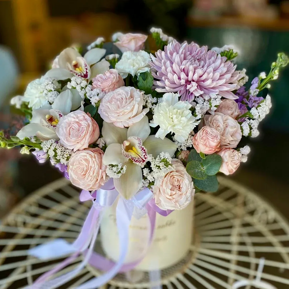 Орхидеи в шляпной коробке