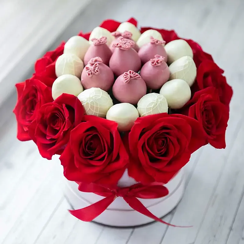 Клубника в шоколаде в коробке