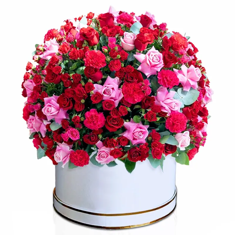 Букет из 51 роз яркий микс в шляпной коробке